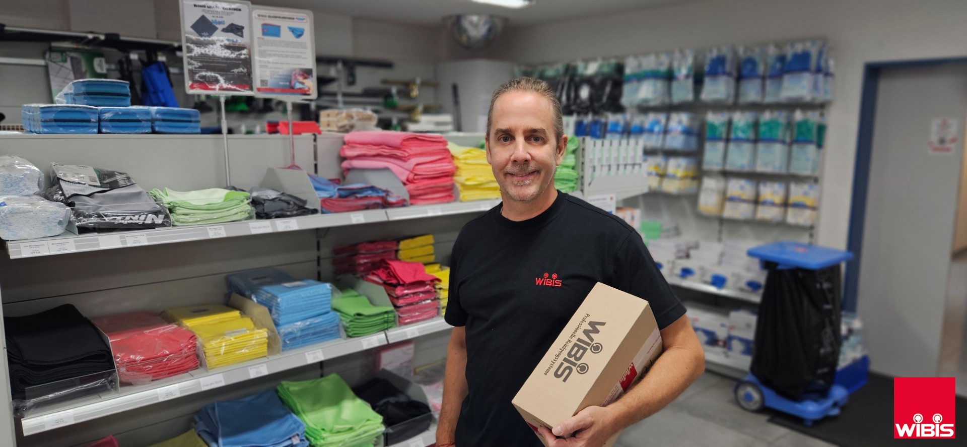 Paketübergabe bei der Wibis AG in Affoltern am Albis